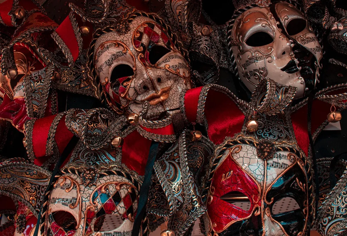 costume, gold mask, disguise, face, people art festival, decoration, sculpture, mystery hide masquerade, venetian disguise, fest mardi, venice, italy, costume,